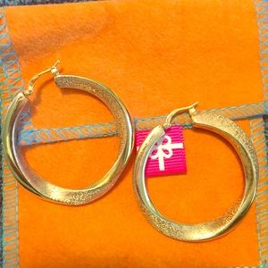 18k Gold plated hoop earrings.